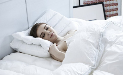У людей среднего возраста, которые мало спят, повышенный риск развития слабоумия