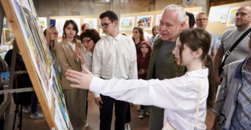 В харьковском метро открылась выставка детских рисунков
