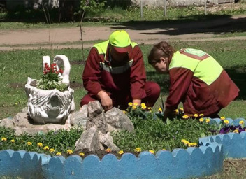 «Харьковблагоустройство» приглашает на работу дворовых рабочих и озеленителей