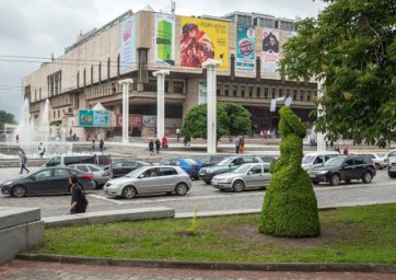 Харьков украсили цветочные скульптуры