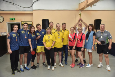 У Харкові визначили найсильніших гравців з настільного тенісу серед працівників міськради, КП і райадміністрацій