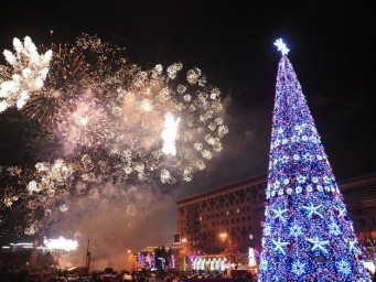 На площади Свободы в новогоднюю ночь пройдут концерт, флэш-моб и фаер-шоу