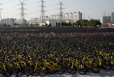 К чему приводит избыток велопроката в Китае