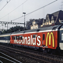 Мак-поезд: как McDonald’s запустил собственный вагон-ресторан и потерпел неудачу