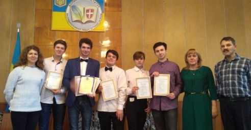 Харьковские школьники победили на Всеукраинском турнире по физике