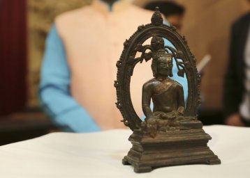 В Индию вернулась похищенная 57 лет назад статуя Будды